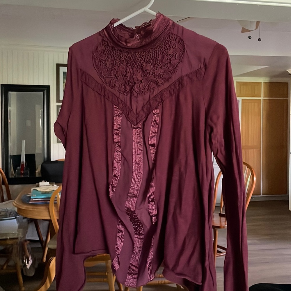 Lacy blouse burgundy